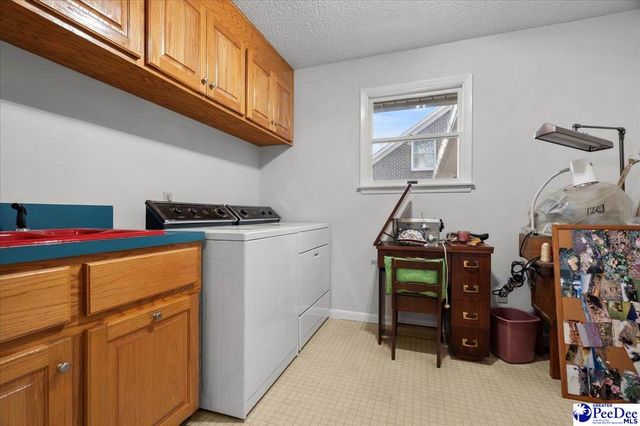 3903 Lake Oakdale Dr, Florence, SC 29501