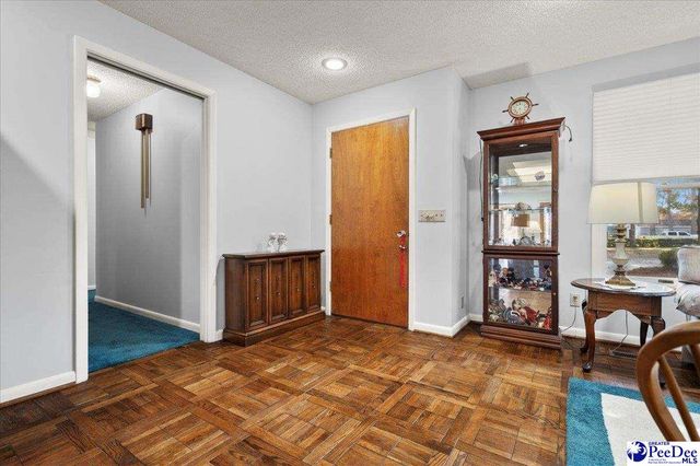 3903 Lake Oakdale Dr, Florence, SC 29501