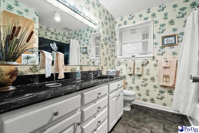 3903 Lake Oakdale Dr, Florence, SC 29501