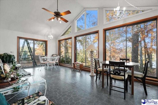 3903 Lake Oakdale Dr, Florence, SC 29501