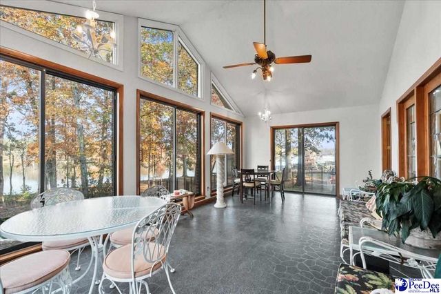 3903 Lake Oakdale Dr, Florence, SC 29501