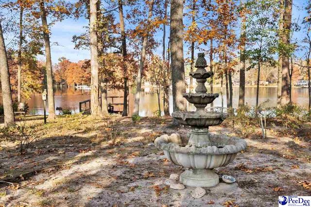 3903 Lake Oakdale Dr, Florence, SC 29501