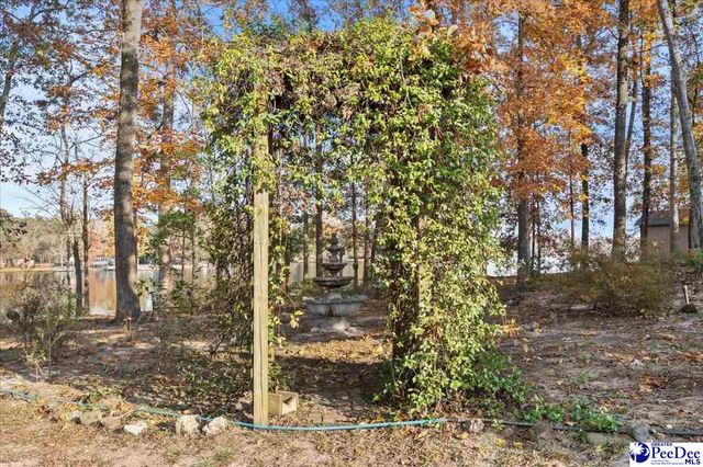 3903 Lake Oakdale Dr, Florence, SC 29501