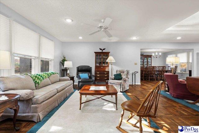 3903 Lake Oakdale Dr, Florence, SC 29501