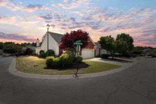 1411 Raven Rock Trail NW, Kennesaw, GA 30152
