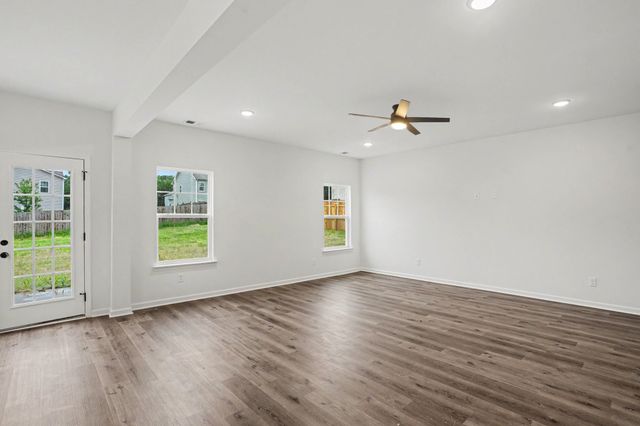 225 Hannah Lee Hill Rd, La Vergne, TN 37086