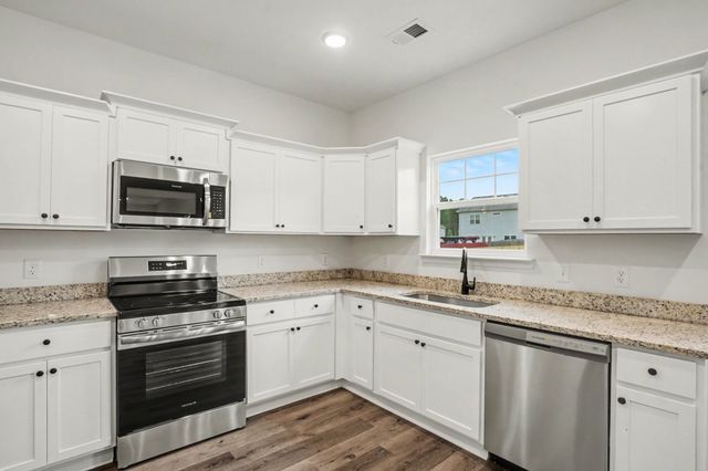 225 Hannah Lee Hill Rd, La Vergne, TN 37086