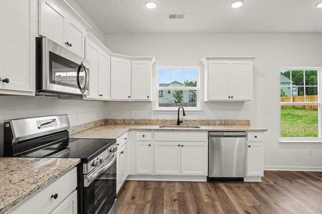 225 Hannah Lee Hill Rd, La Vergne, TN 37086