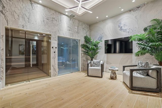 275 1ST AVENUE S 1207, St Petersburg, FL 33701