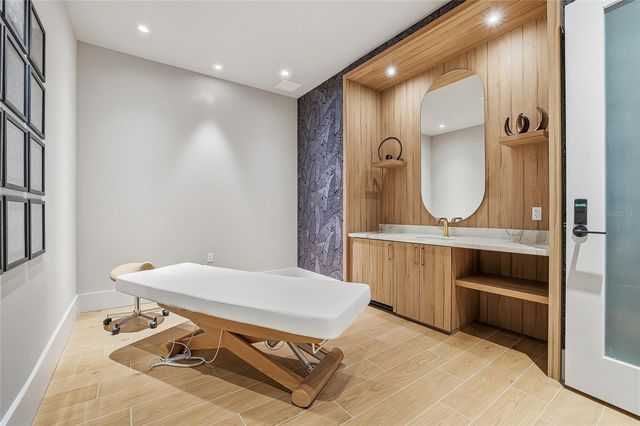 275 1ST AVENUE S 1207, St Petersburg, FL 33701