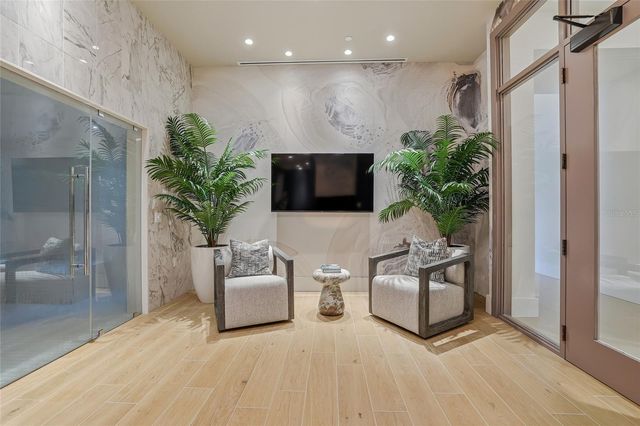 275 1ST AVENUE S 1207, St Petersburg, FL 33701