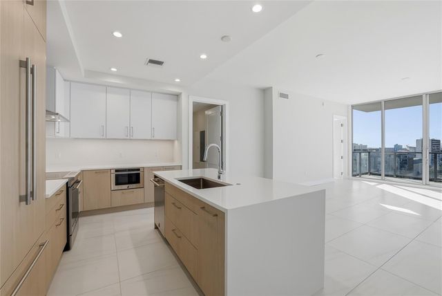 275 1ST AVENUE S 1207, St Petersburg, FL 33701