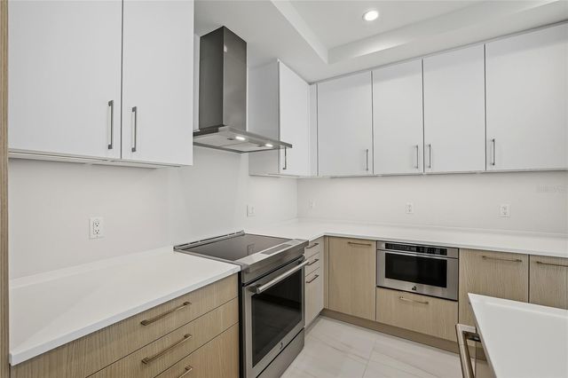 275 1ST AVENUE S 1207, St Petersburg, FL 33701