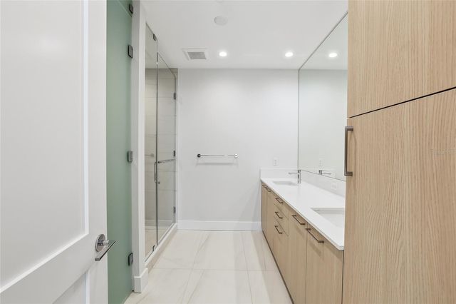 275 1ST AVENUE S 1207, St Petersburg, FL 33701