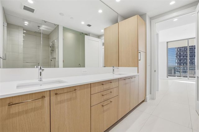 275 1ST AVENUE S 1207, St Petersburg, FL 33701