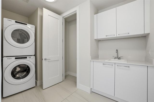 275 1ST AVENUE S 1207, St Petersburg, FL 33701