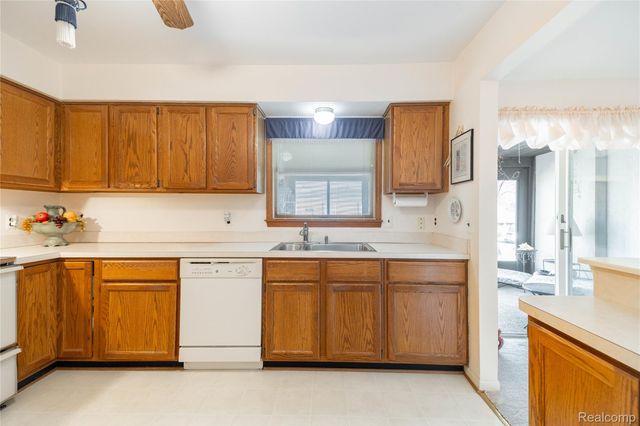 8597 Mathias Drive 43, Grosse Ile Township, MI 48138