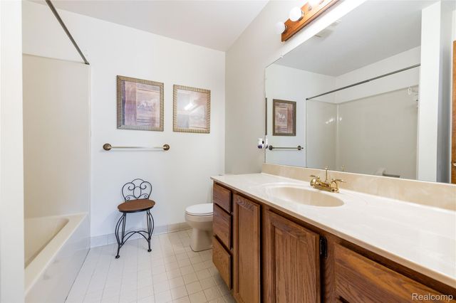 8597 Mathias Drive 43, Grosse Ile Township, MI 48138
