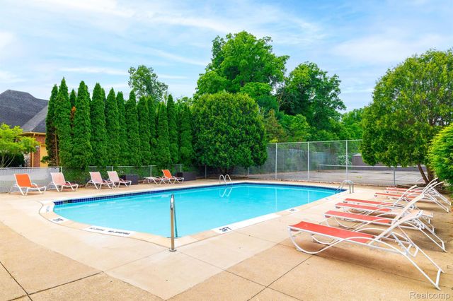 8597 Mathias Drive 43, Grosse Ile Township, MI 48138