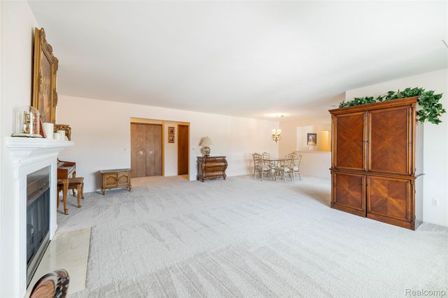 8597 Mathias Drive 43, Grosse Ile Township, MI 48138