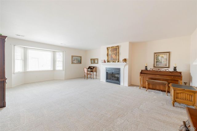 8597 Mathias Drive 43, Grosse Ile Township, MI 48138