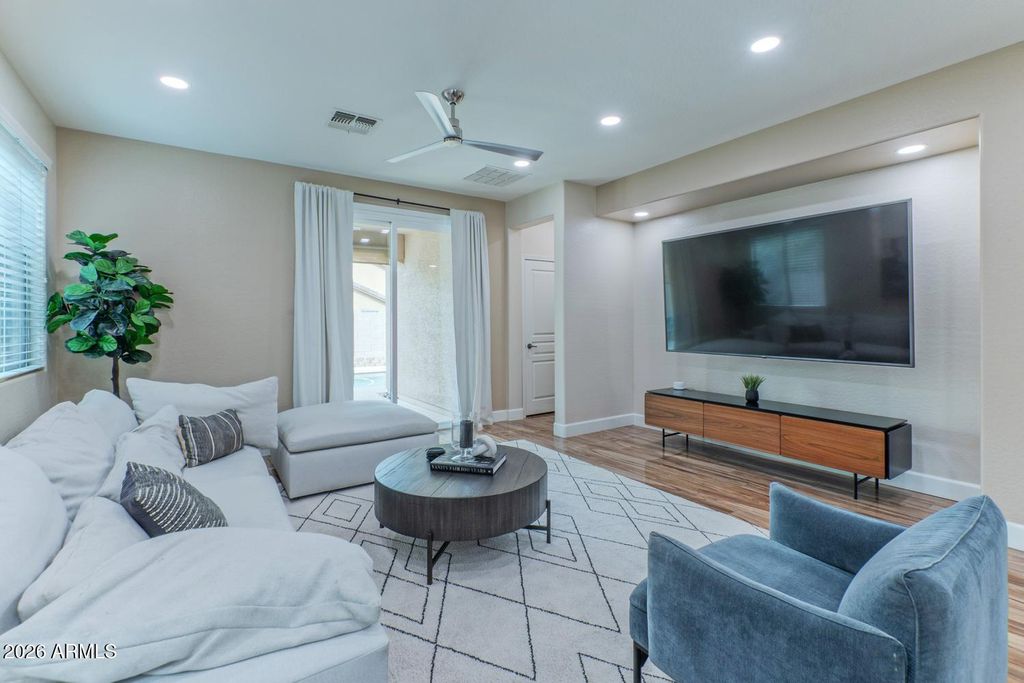 29432 N 68TH Lane, Peoria, AZ 85383 — photo 4
