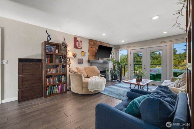 4131 21st Avenue SW, Seattle, WA 98106
