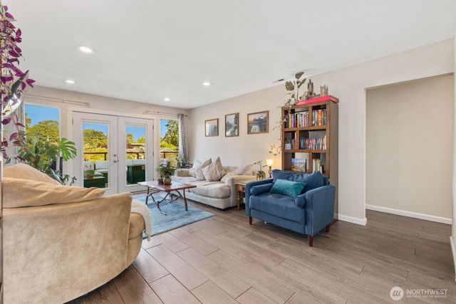 4131 21st Avenue SW, Seattle, WA 98106