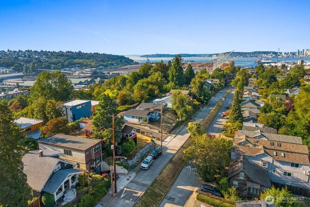 4131 21st Avenue SW, Seattle, WA 98106