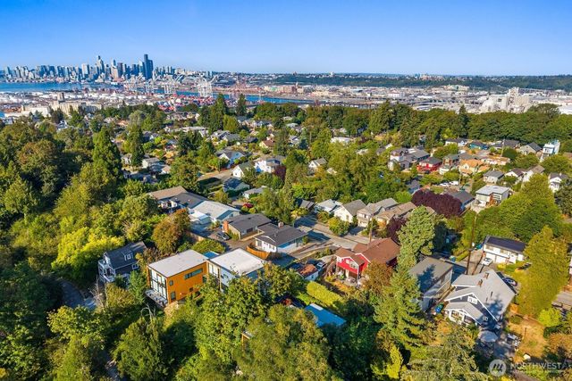 4131 21st Avenue SW, Seattle, WA 98106