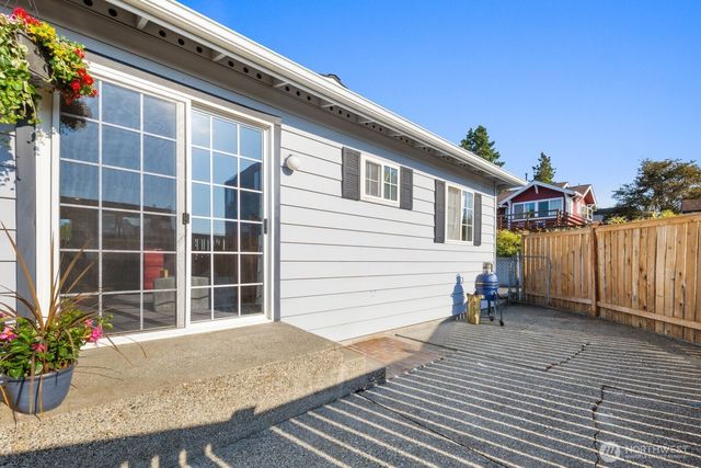 4131 21st Avenue SW, Seattle, WA 98106