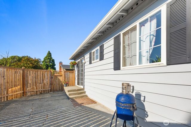 4131 21st Avenue SW, Seattle, WA 98106