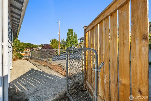 4131 21st Avenue SW, Seattle, WA 98106