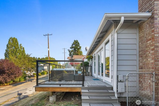 4131 21st Avenue SW, Seattle, WA 98106