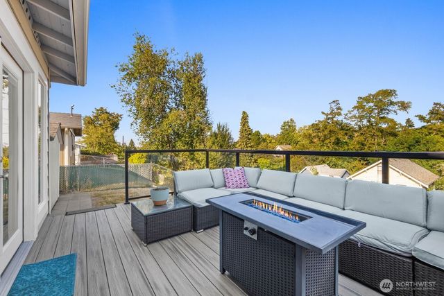 4131 21st Avenue SW, Seattle, WA 98106