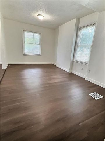 2006 Agnes Avenue, Kansas City, MO 64127