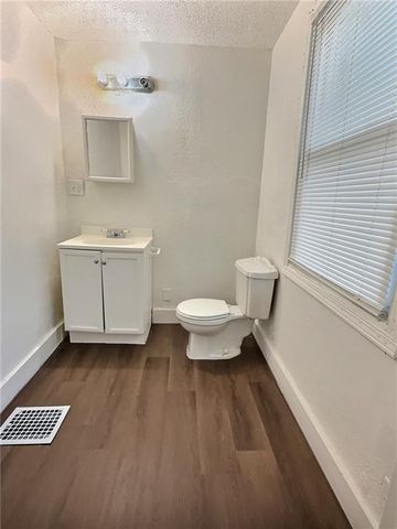 2006 Agnes Avenue, Kansas City, MO 64127