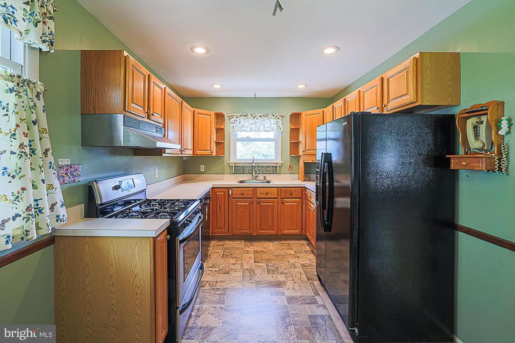 Image 13 of property listing at 9106 SANDRA PARK RD, Perry Hall, MD 21128