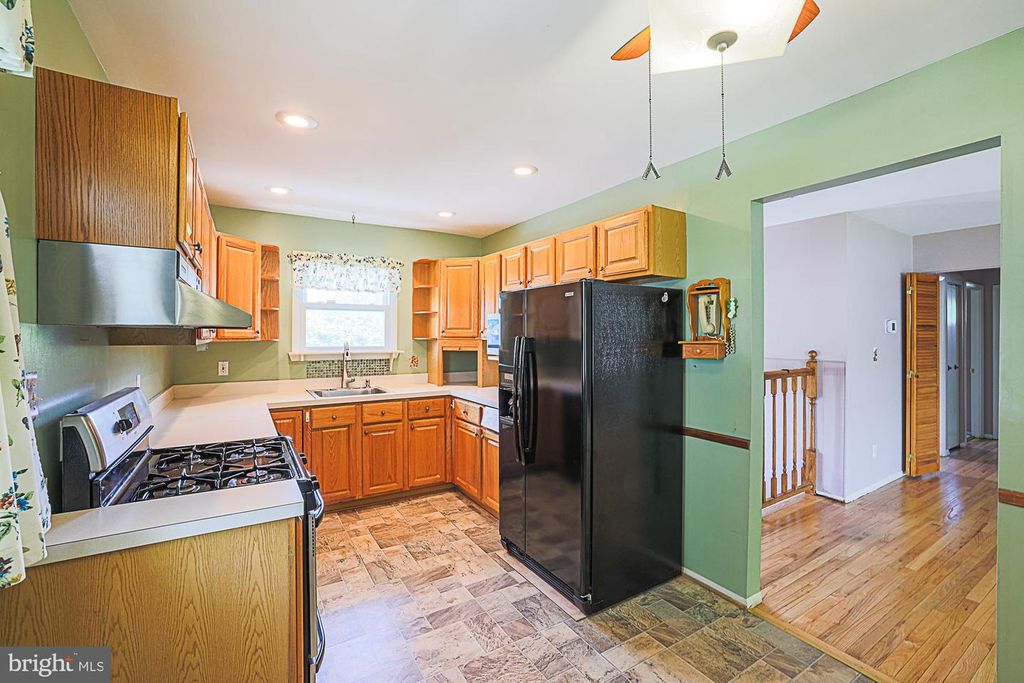 Image 14 of property listing at 9106 SANDRA PARK RD, Perry Hall, MD 21128