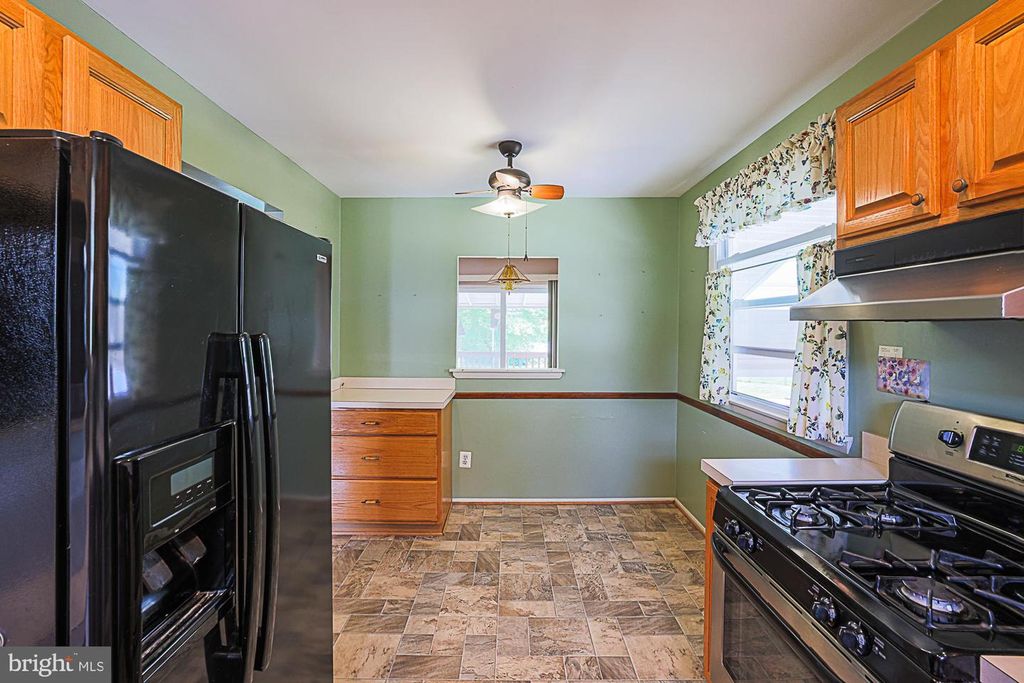 Image 16 of property listing at 9106 SANDRA PARK RD, Perry Hall, MD 21128