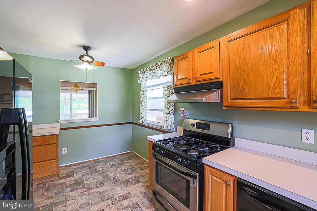 Image 17 of property listing at 9106 SANDRA PARK RD, Perry Hall, MD 21128