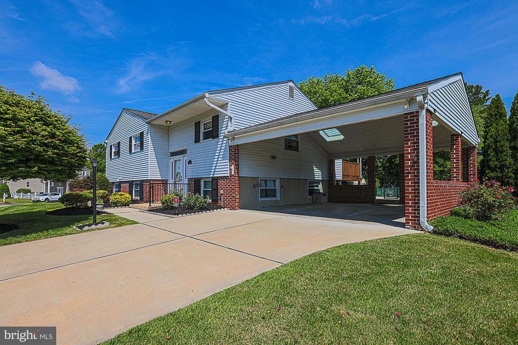 Image 3 of property listing at 9106 SANDRA PARK RD, Perry Hall, MD 21128