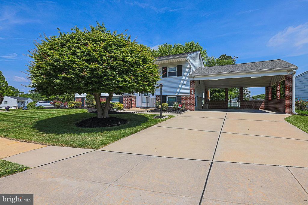 Image 4 of property listing at 9106 SANDRA PARK RD, Perry Hall, MD 21128