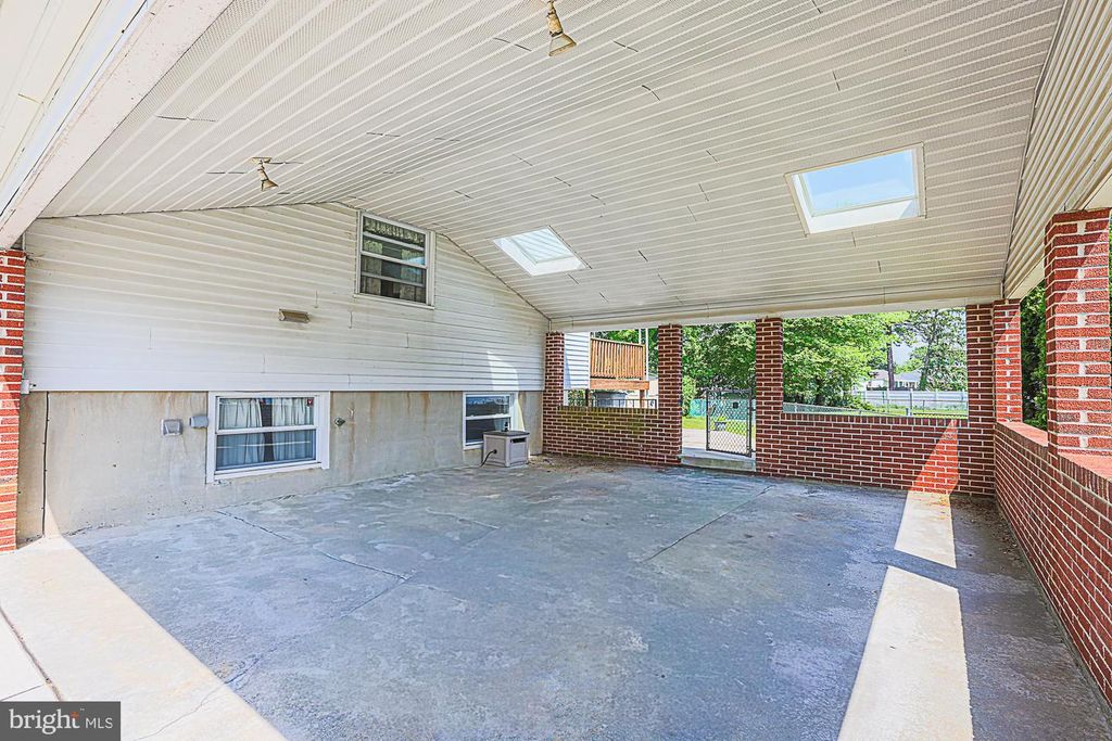 Image 8 of property listing at 9106 SANDRA PARK RD, Perry Hall, MD 21128