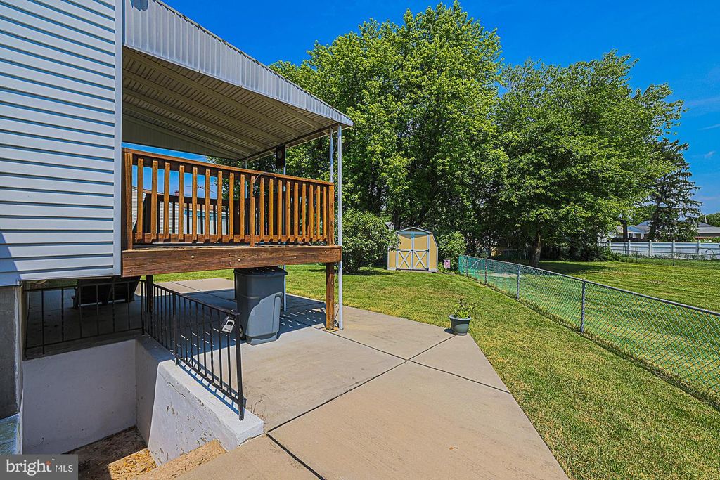 Image 9 of property listing at 9106 SANDRA PARK RD, Perry Hall, MD 21128