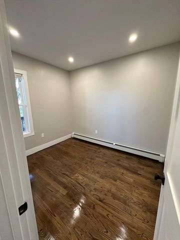 5 Carson St 2, Boston, MA 02125