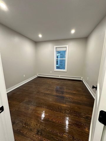 5 Carson St 2, Boston, MA 02125