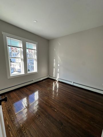 5 Carson St 2, Boston, MA 02125