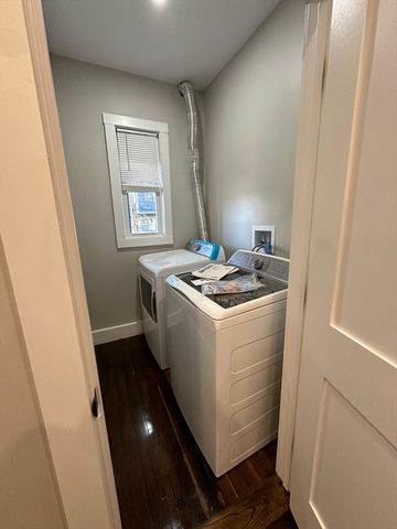 5 Carson St 2, Boston, MA 02125