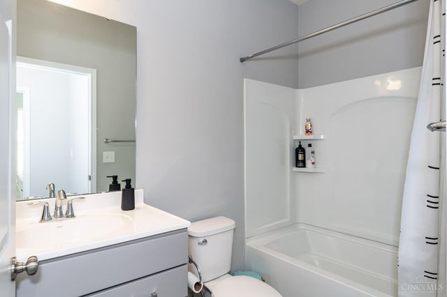 1701 Glade Valley Drive, Washington Twp, OH 45458